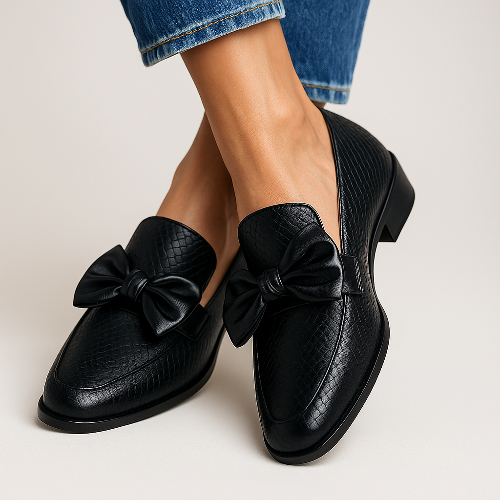 Claudia | Bow Moccasins