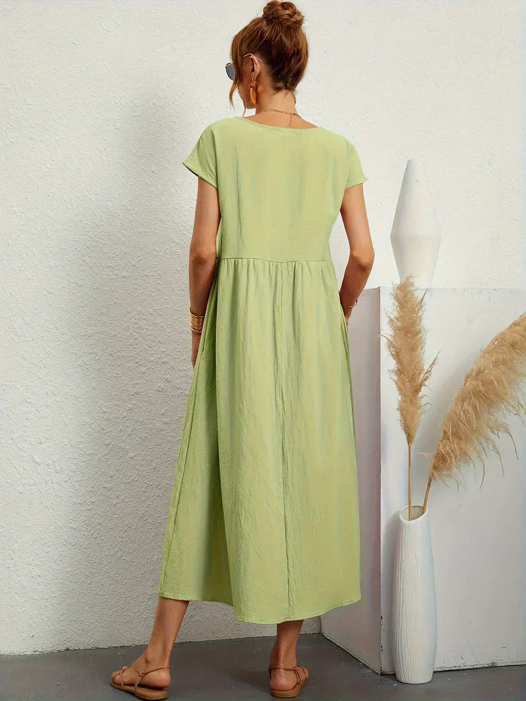 Women’s Elegant Flowy Midi Dress