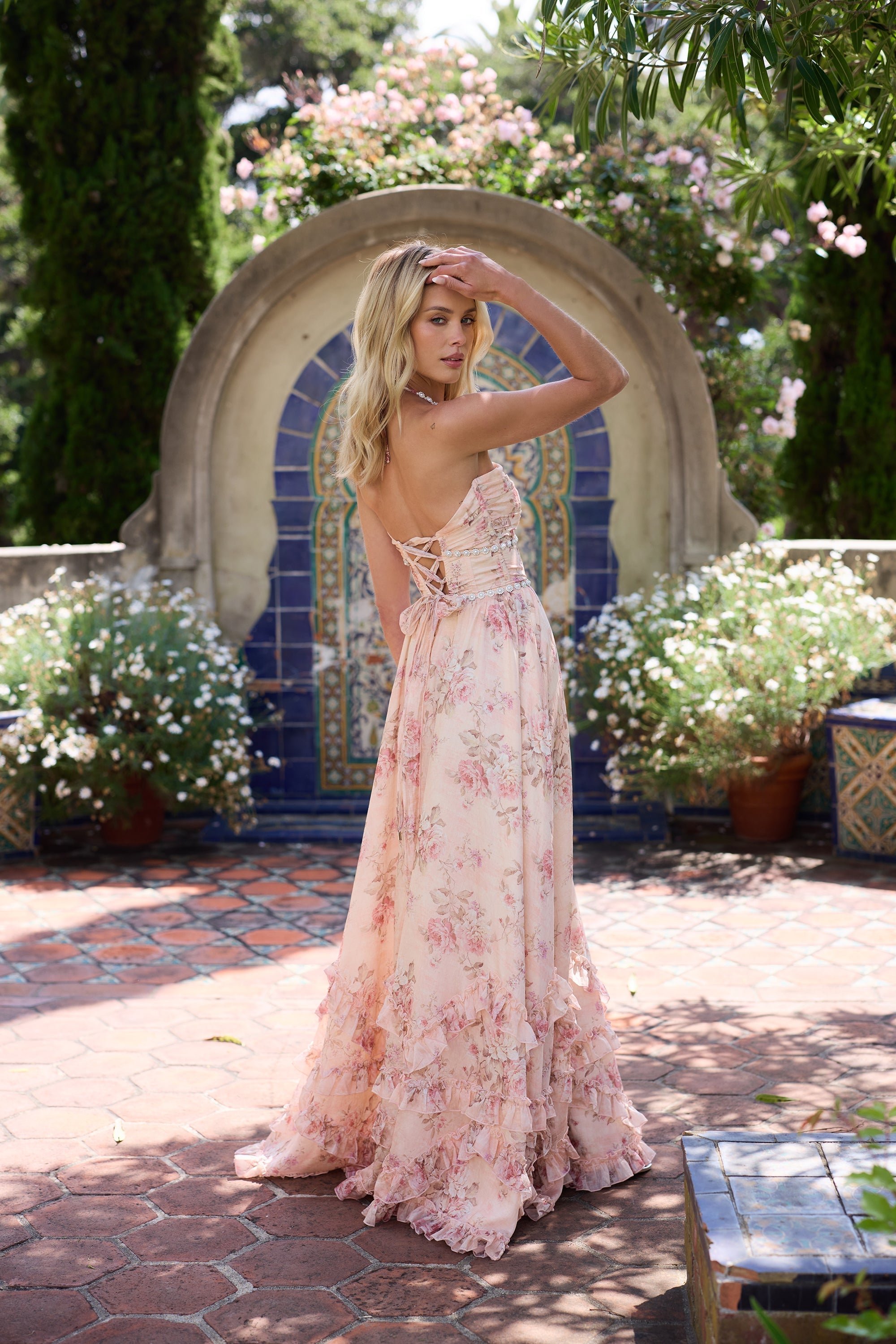 Women’s Elegant Flowing Maxi Dress